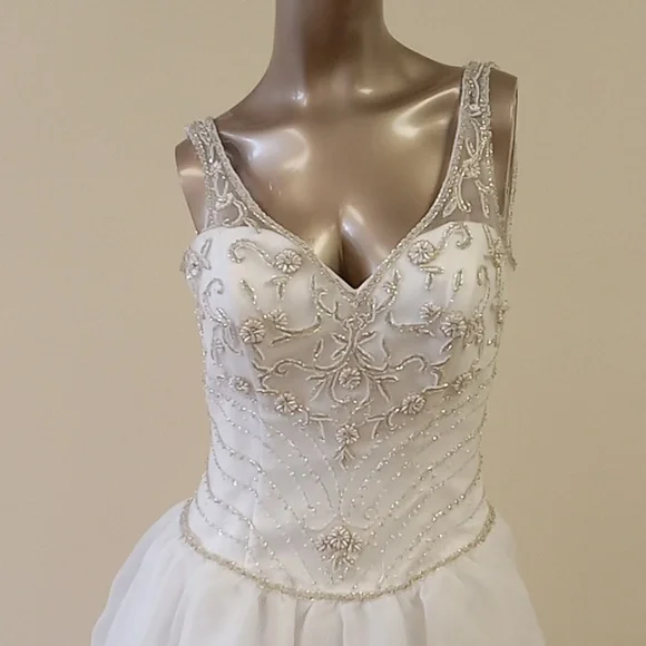 Emerald Bridal Size 8 Wedding Gown - Picture 2 of 15